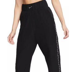 Lightweight Nike Pro flex joggers